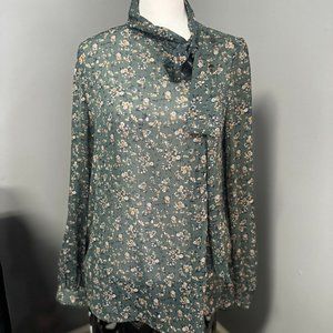 Easel Long Sleeve Blouse